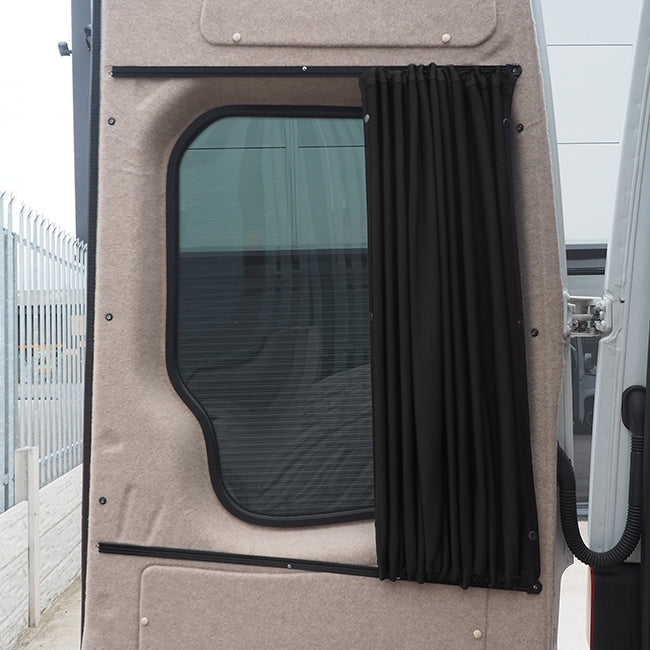 VW Crafter Premium Fenster-Vorhänge Van-X - Schwarz/Schwarz