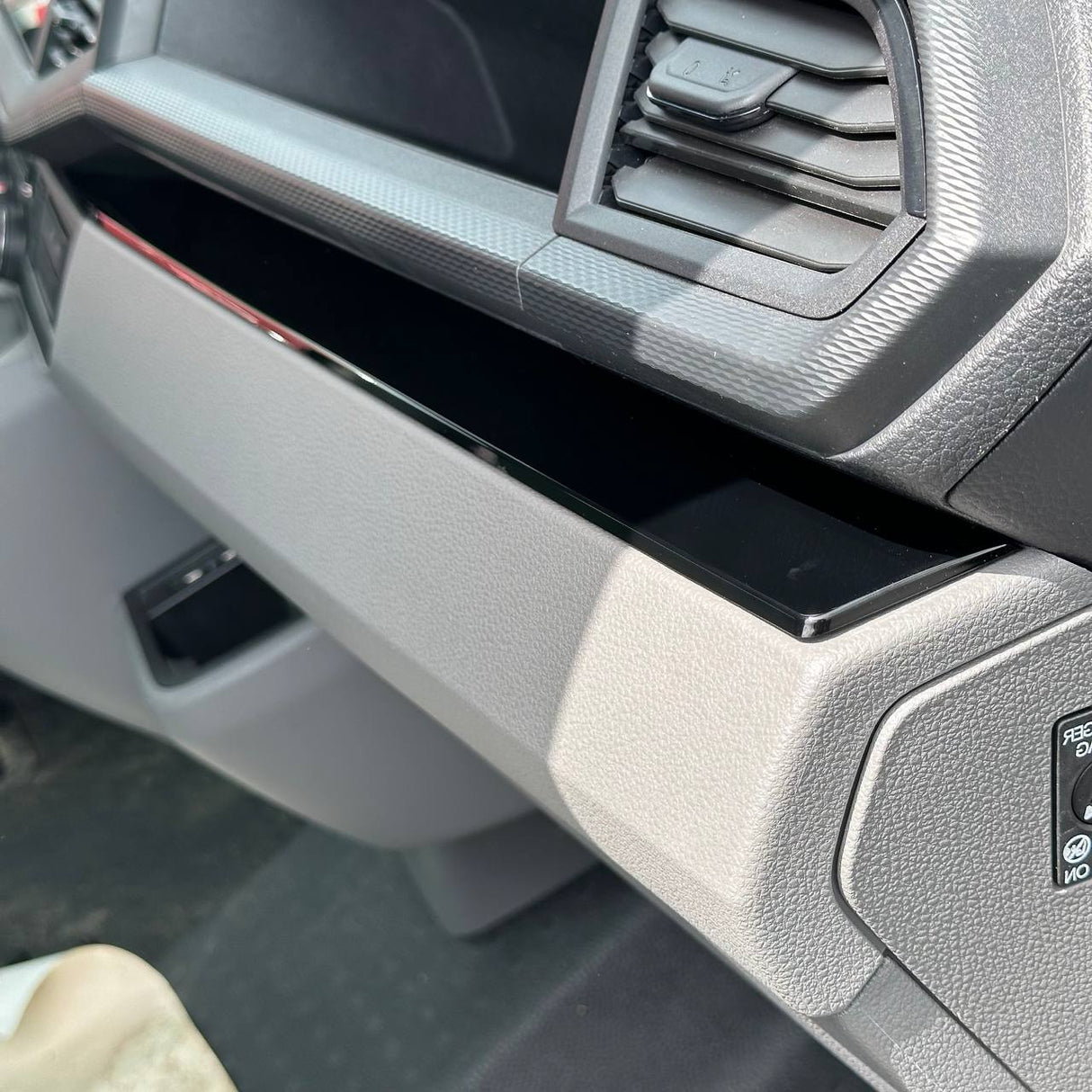 Per VW T6.1 Transporter Dashboard Upgrade - Set di rivestimento per cruscotto inferiore lucido in 4 pezzi