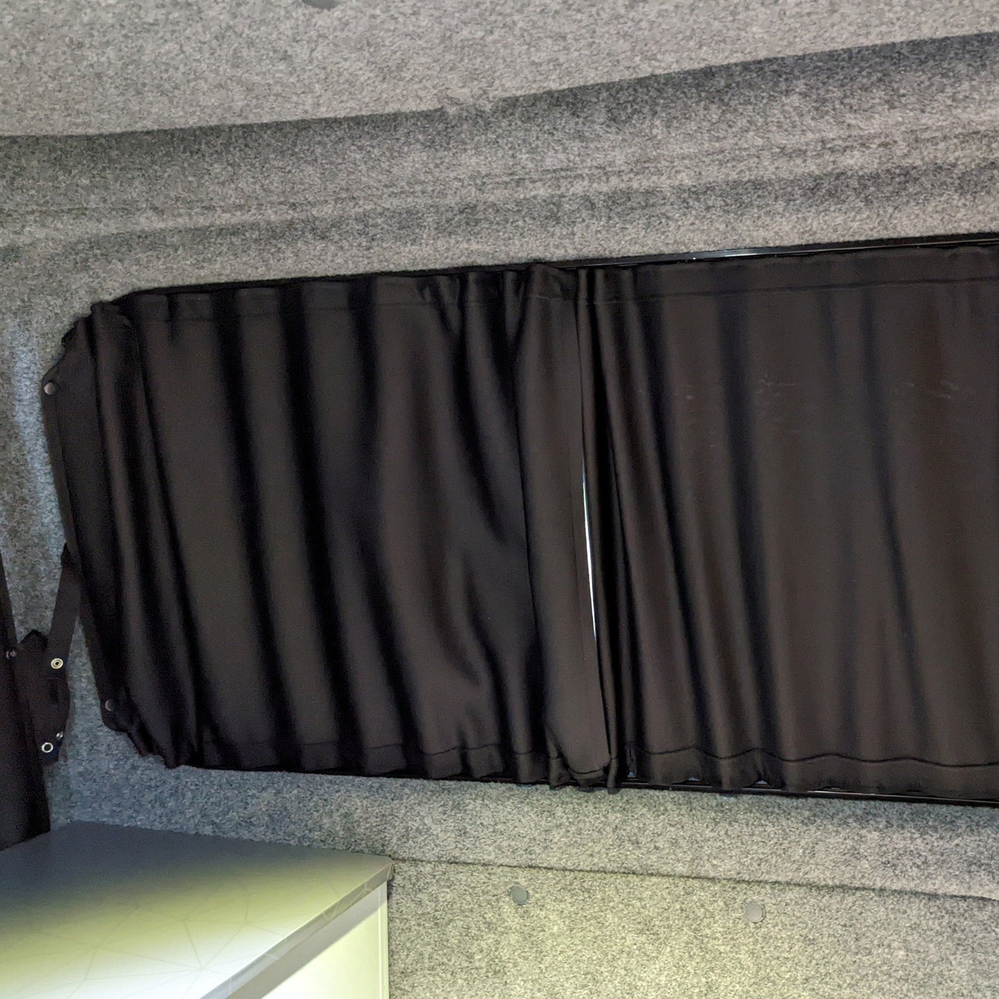 Para Cortinas de Ventana Premium Ford Transit Custom - Negro/Negro - ¡CREE SU PROPIO CONJUNTO! Van-X