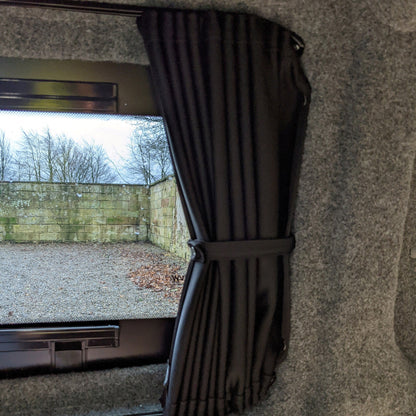 Para Cortinas de Ventana Premium Ford Transit Custom - Negro/Negro - ¡CREE SU PROPIO CONJUNTO! Van-X