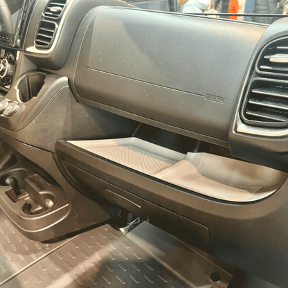 Inserción/Mat de Goma para Salpicadero Inferior Peugeot Boxer en Gris Claro LHD (Conducción a la Izquierda)