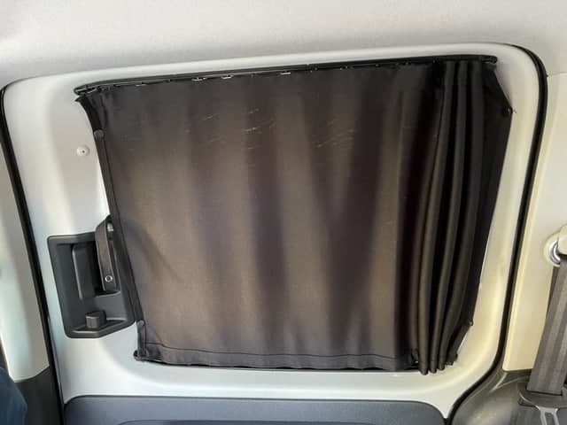 VW Caddy Premium 2 porte scorrevoli laterali 1 tenda per finestra Barndoor Van-X