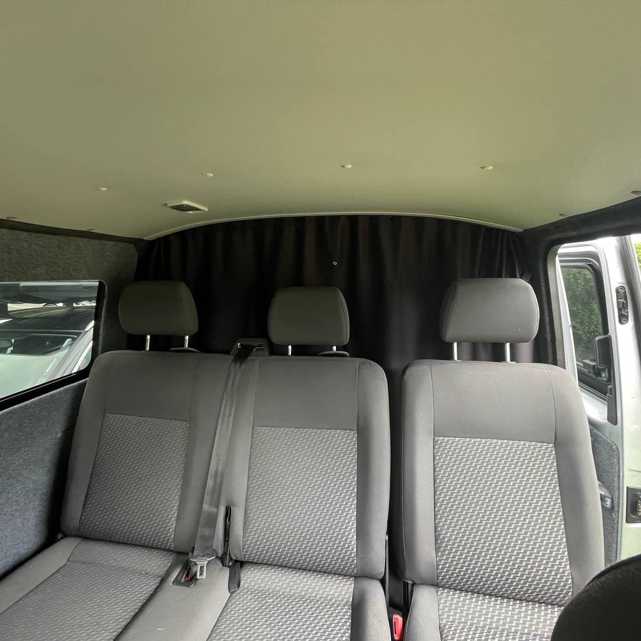 Für VW T6, T6.1 Transporter Rücksitz Kabinenteiler Vorhang