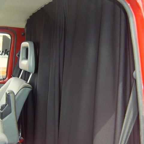 KIT DE RIDEAU DE SÉPARATION POUR CABINE POUR VW T6 / T6.1 TRANSPORTER - STYLISME INTÉRIEUR