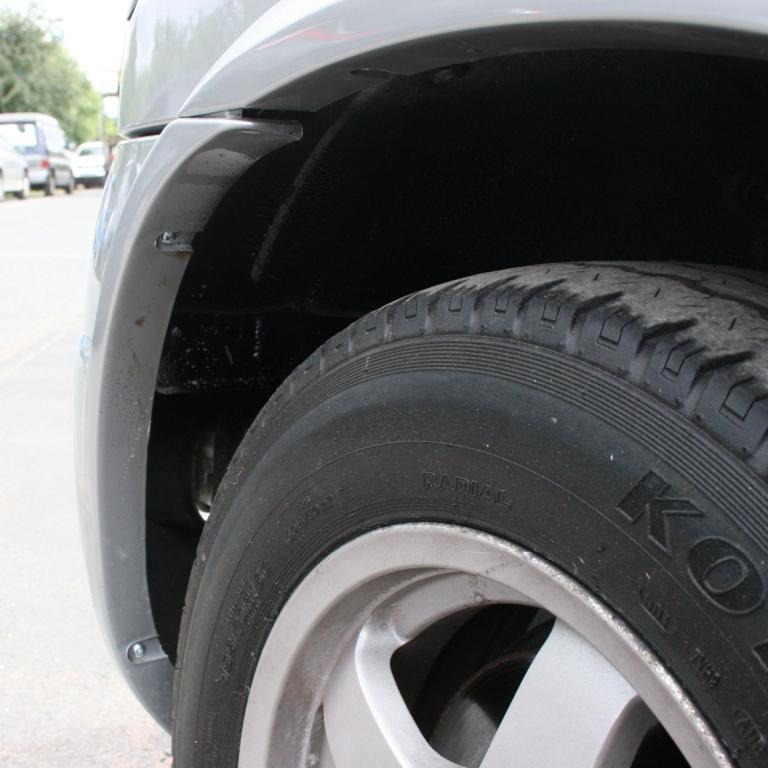 Front Wheel Arch Trims For Mazda Bongo / Ford Freda