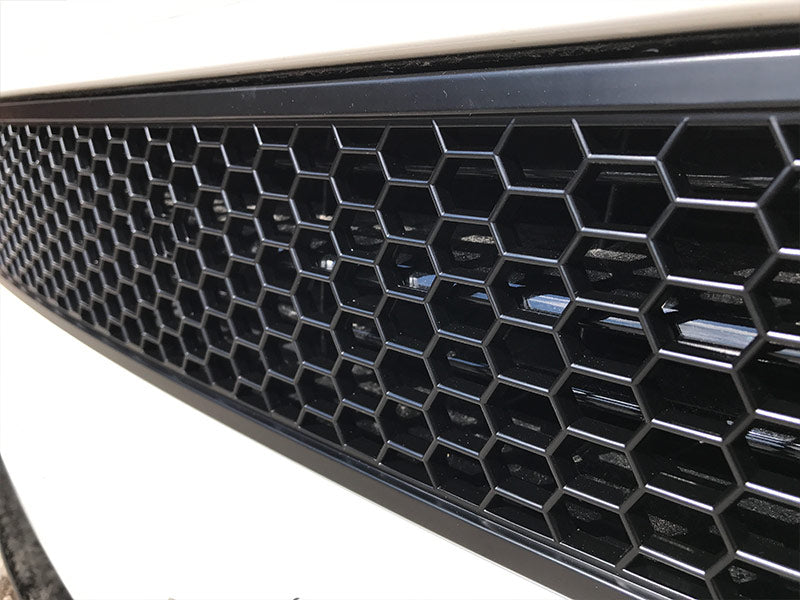 Rejilla del parachoques Honeycomb Matte Black + Molduras de luces antiniebla + Moldura de placa de matrícula Sportline para VW T5.1 Transporter