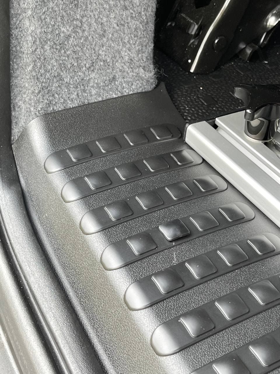 Parti di conversione del camper della copertura della soglia posteriore Barndoor VW T6 V3, comprese viti e cappucci