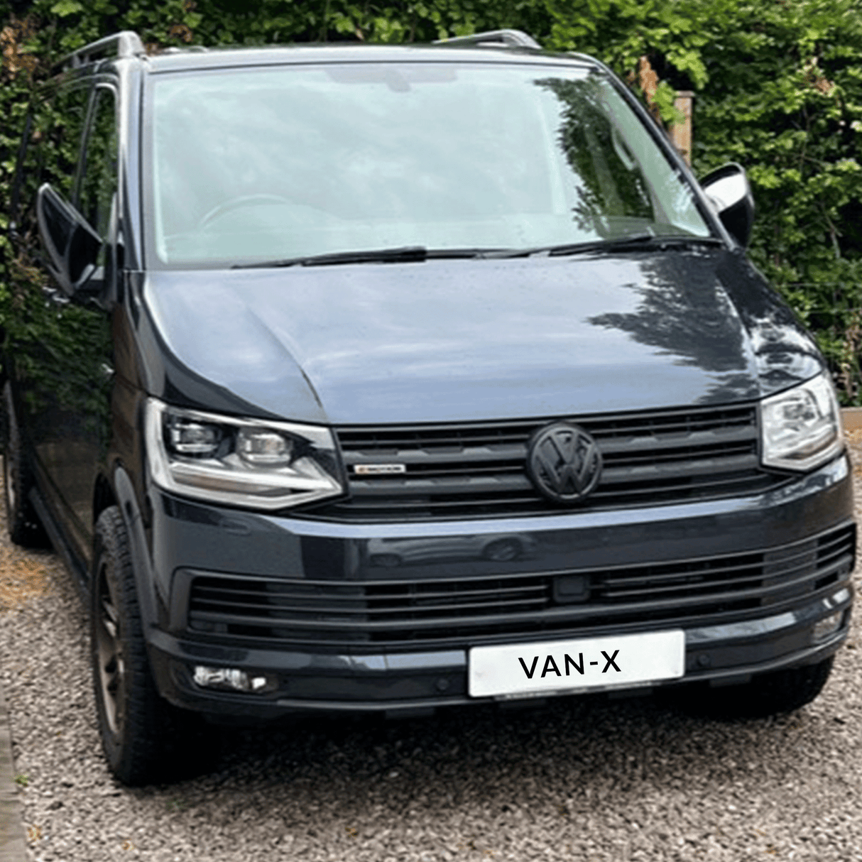 Recortes de parrilla delantera VW Transporter T6 (4 piezas) - Negro Mate